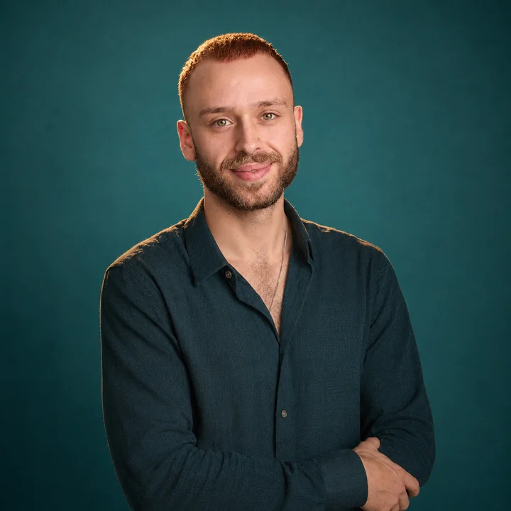 Porträt von Adrian Reinold, Blond-Experte