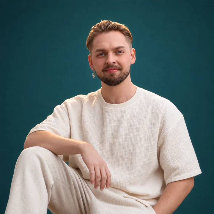Porträt von Tom, Spezialist Coloration & Extensions